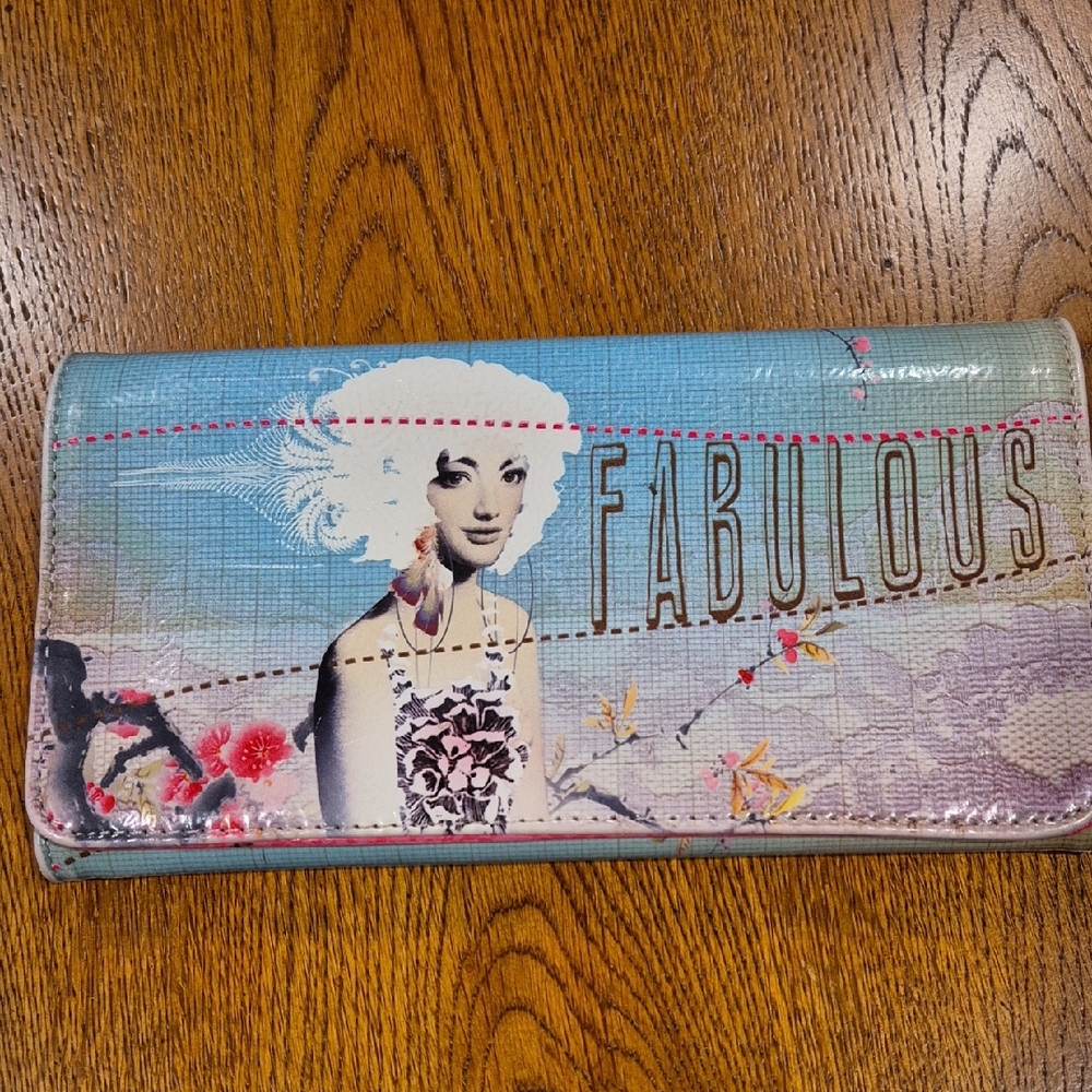 PAPAYA Brand Women's Wallet with Artistic Design